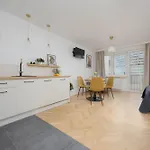 Chmielna Dla 3 Osób Centrum Warszawy By Renters Apartamento