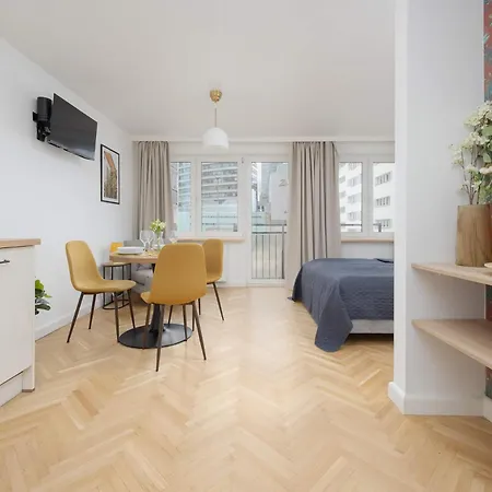 Chmielna Dla 3 Osób Centrum Warszawy By Renters Apartamento