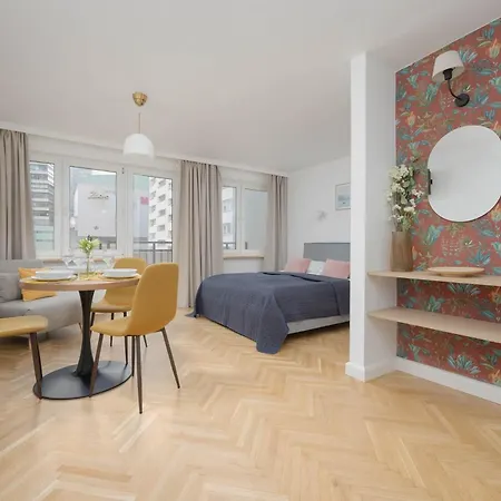 Chmielna Dla 3 Osób Centrum Warszawy By Renters