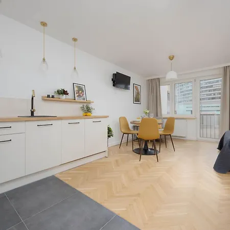 Chmielna Dla 3 Osób Centrum Warszawy By Renters Apartamento