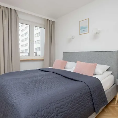 Chmielna Dla 3 Osób Centrum Warszawy By Renters